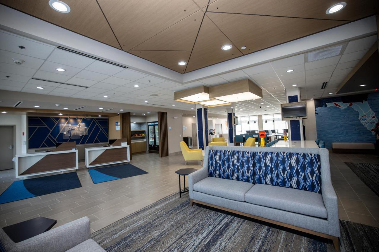 Holiday Inn Express & Suites Tampa Stadium - Airport Area By Ihg Extérieur photo
