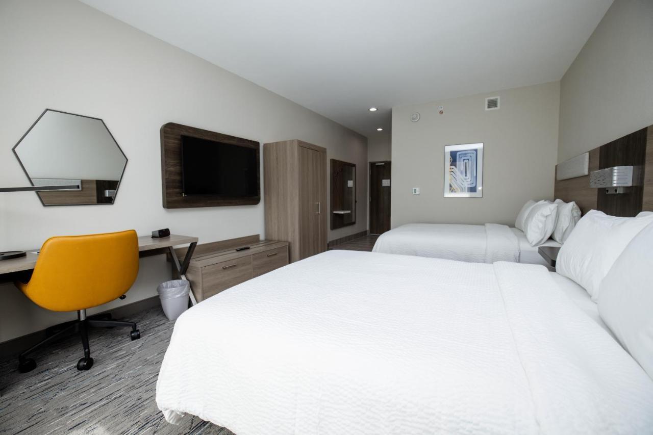 Holiday Inn Express & Suites Tampa Stadium - Airport Area By Ihg Extérieur photo