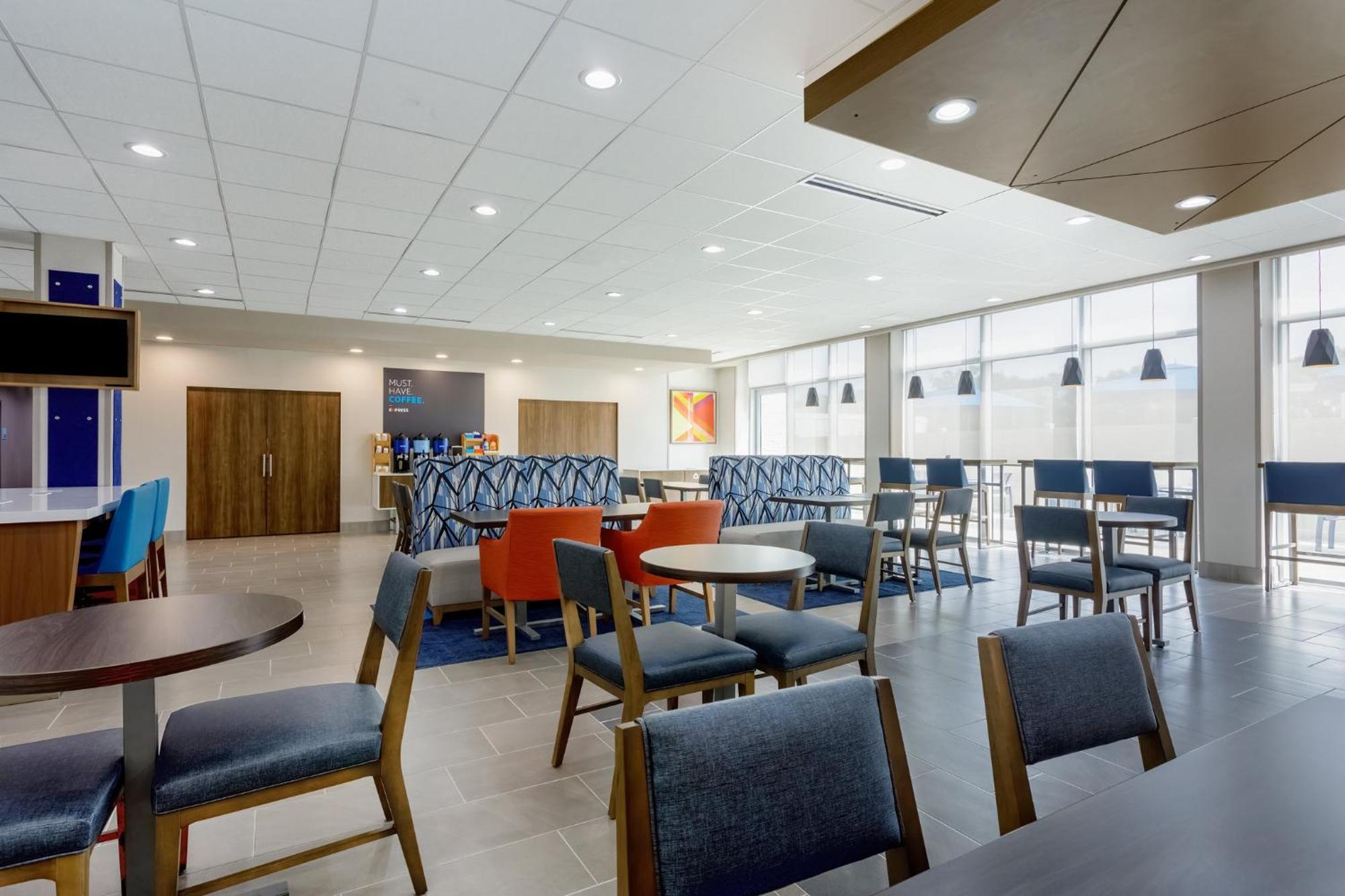 Holiday Inn Express & Suites Tampa Stadium - Airport Area By Ihg Extérieur photo