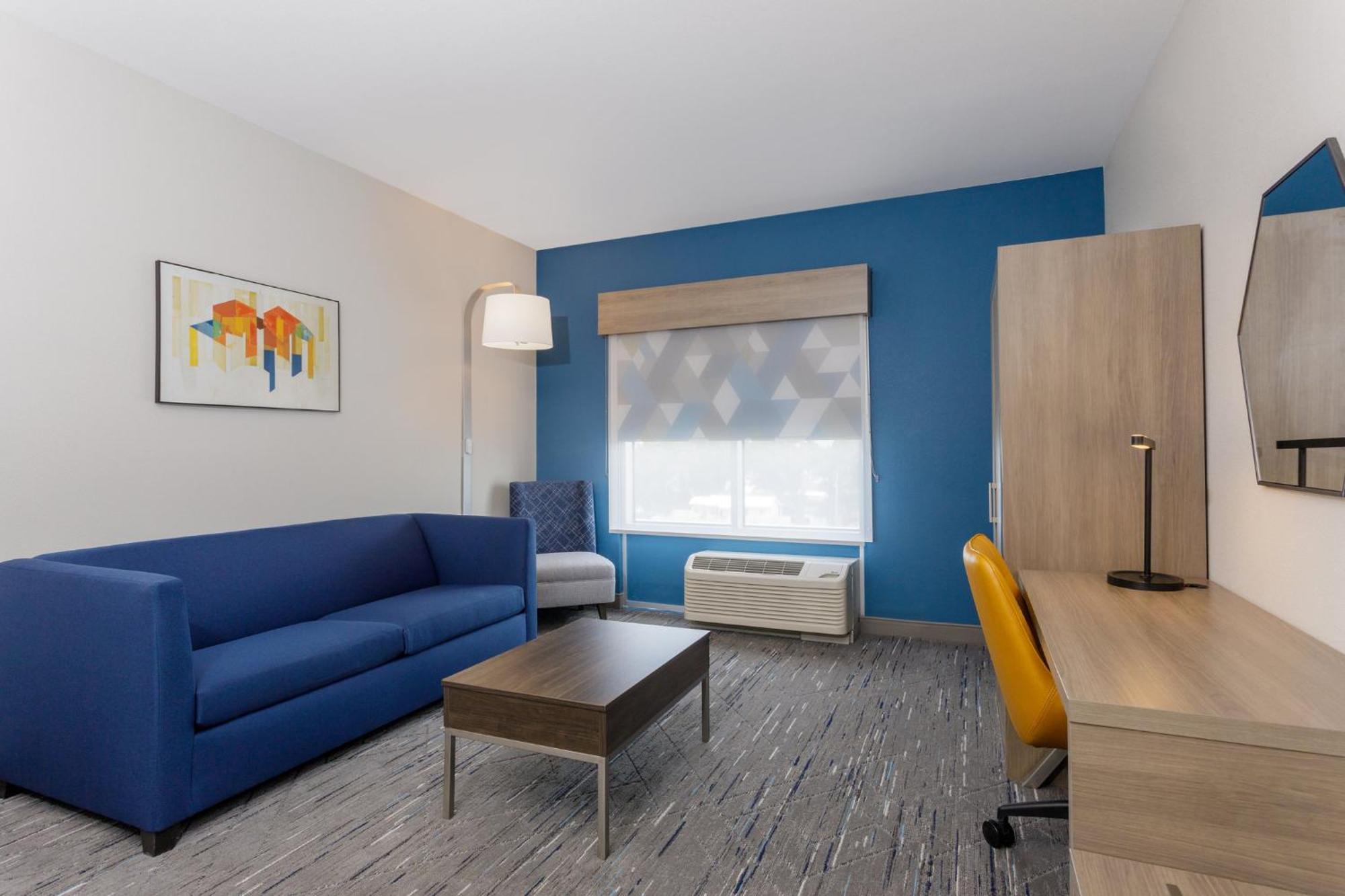 Holiday Inn Express & Suites Tampa Stadium - Airport Area By Ihg Extérieur photo