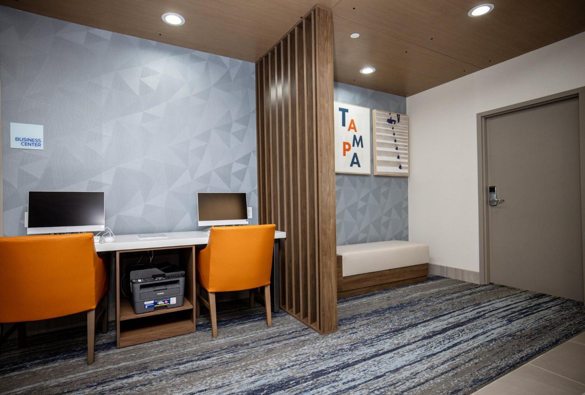 Holiday Inn Express & Suites Tampa Stadium - Airport Area By Ihg Extérieur photo