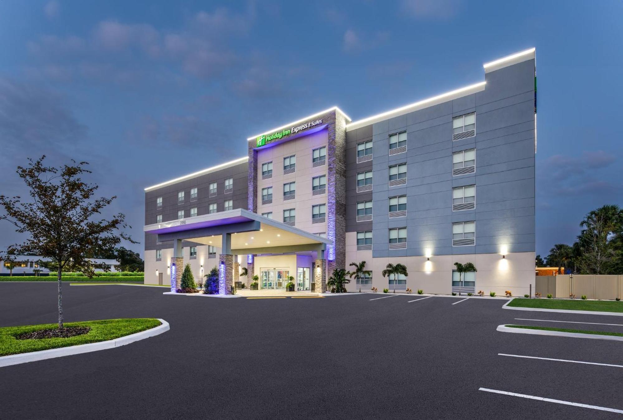 Holiday Inn Express & Suites Tampa Stadium - Airport Area By Ihg Extérieur photo